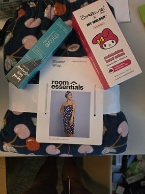 Thrive Floral Shower Wrap in Navy with Pink & Peach Dots